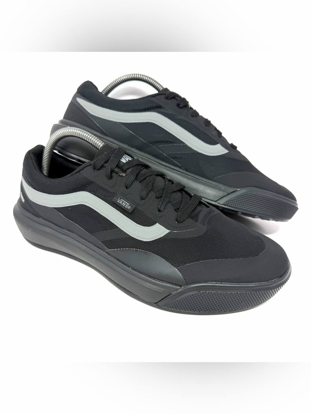 Vans Men’s MTE UltraRange 2.0 RW Low Skate Shoes Sneakers Sz 9 Triple Black GUC
